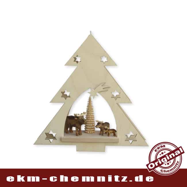 Fensterbild Erzgebirge - Tanne Elchgruppe Elchfamilie im Wald zwischen gedrechselten Ringelbäumchen. Ein erzgebirgisches Fensterbild in Form einer Tanne. Inkl. Leuchtmittel 15W E14
